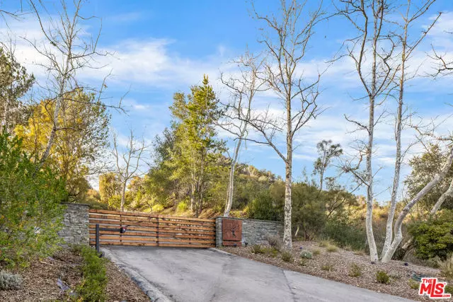 715 Crater Camp Drive, Calabasas, CA 91302