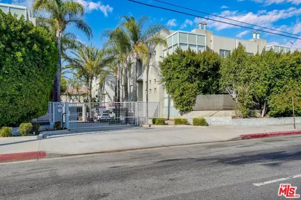 18215 Burbank Boulevard #4, Tarzana (los Angeles), CA 91356