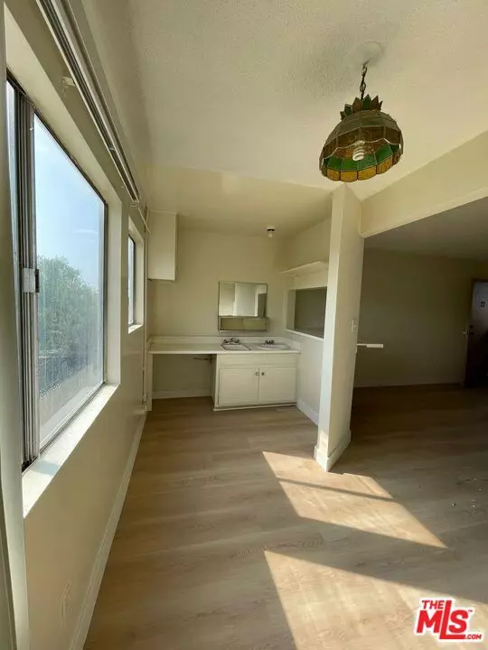 Los Angeles, CA 90033,571 Fairview Avenue #21