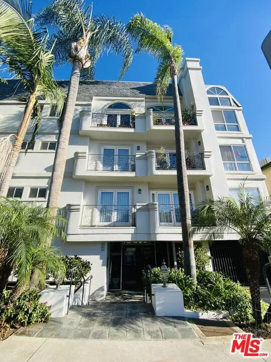 11690 MONTANA Avenue #104, Los Angeles, CA 90049