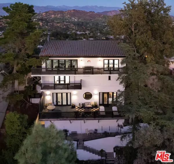 8591 Skyline Drive, Los Angeles, CA 90046