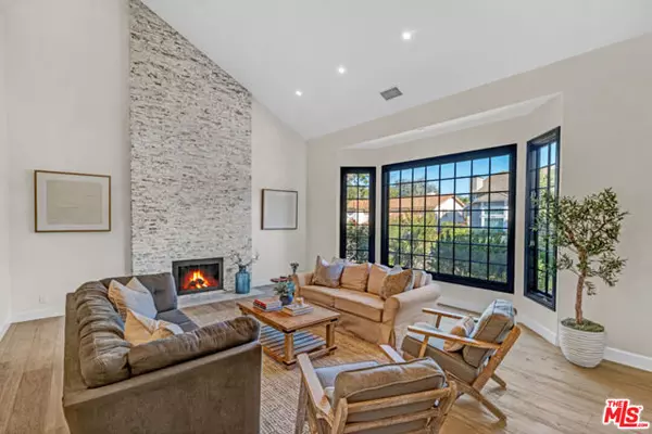 Agoura Hills, CA 91301,6129 Heritage Drive