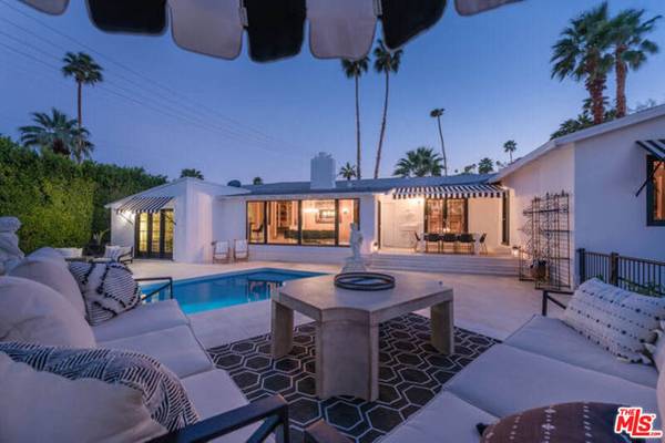 148 W Camino Descanso, Palm Springs, CA 92264