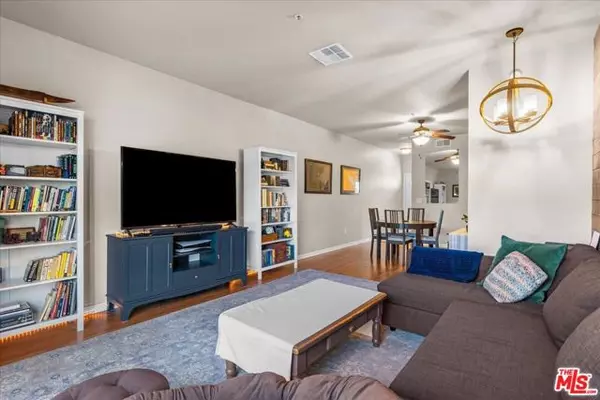 6525 Woodman Avenue #2, Los Angeles, CA 91401