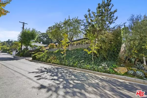 Sherman Oaks, CA 91403,3549 Stonewood Drive