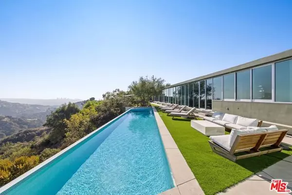 8520 Skyline Drive, Los Angeles, CA 90046