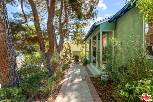 2431 Greenvalley Road, Los Angeles, CA 90046