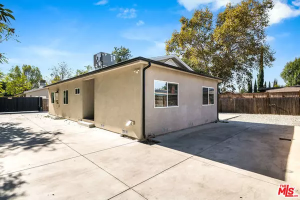 19218 Lanark Street, Reseda (los Angeles), CA 91335