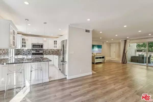 9549 Via Venezia, Burbank, CA 91504