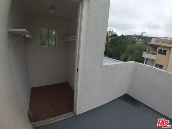 West Hollywood, CA 90069,884 Palm Avenue #304