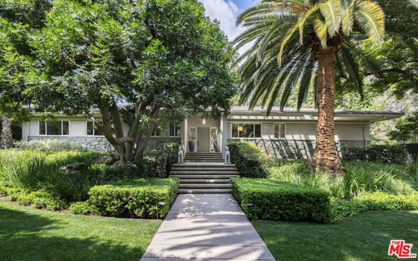 2011 Cummings Drive, Los Angeles, CA 90027