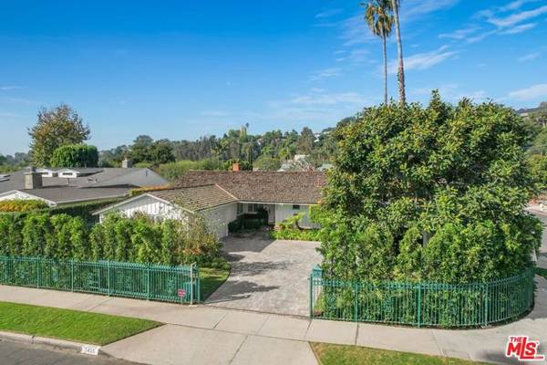 1425 Brinkley Avenue, Los Angeles, CA 90049