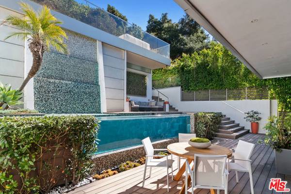 1970 Coldwater Canyon Drive, Beverly Hills, CA 90210