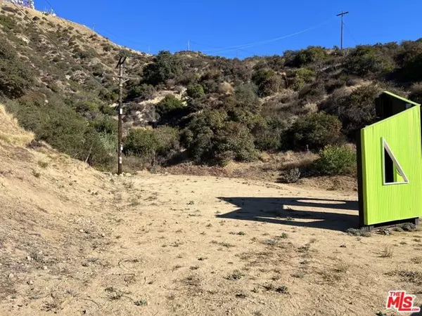 Los Angeles, CA 90068,6101 Mulholland Highway