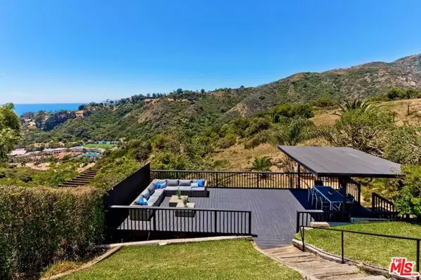 Pacific Palisades (los Angeles), CA 90272,823 Enchanted Way