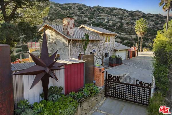 801 Box Canyon Road, Canoga Park (los Angeles), CA 91304