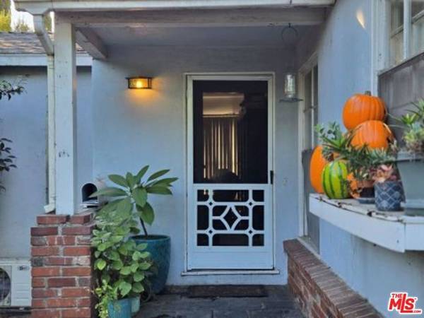 5105 Cartwright Avenue, North Hollywood (los Angeles), CA 91601