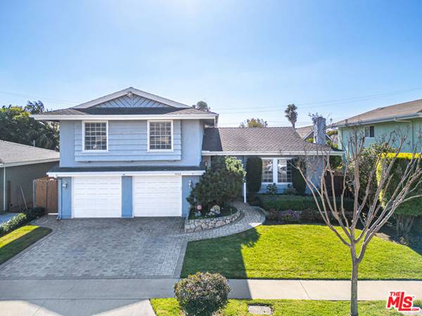 9352 Malahine Drive, Huntington Beach, CA 92646