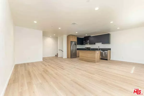 2101 S Burnside Avenue #1/2, Los Angeles, CA 90016