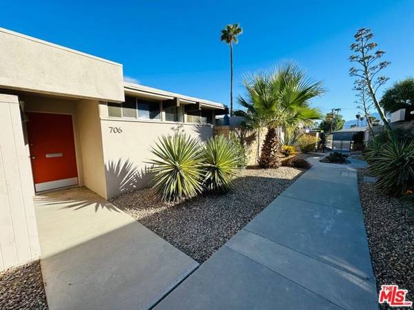 706 E Vista Chino, Palm Springs, CA 92262