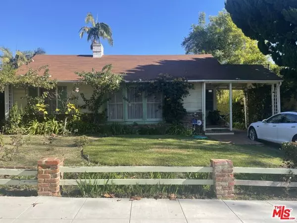 234 N Bowling Green Way, Los Angeles, CA 90049