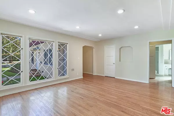 6454 SAN VICENTE, Los Angeles, CA 90048