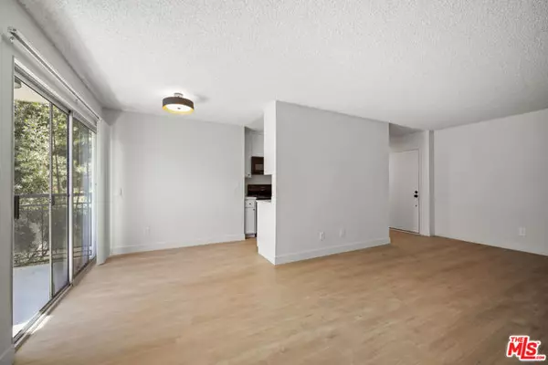 1352 S Carmelina Avenue #210, Los Angeles, CA 90025