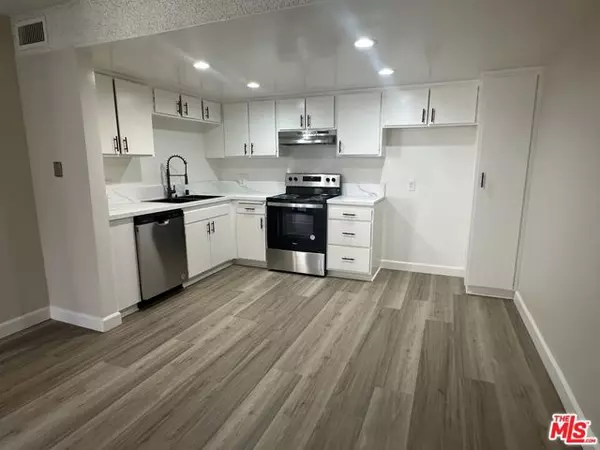 Glendale, CA 91207,950 N Louise Street #206