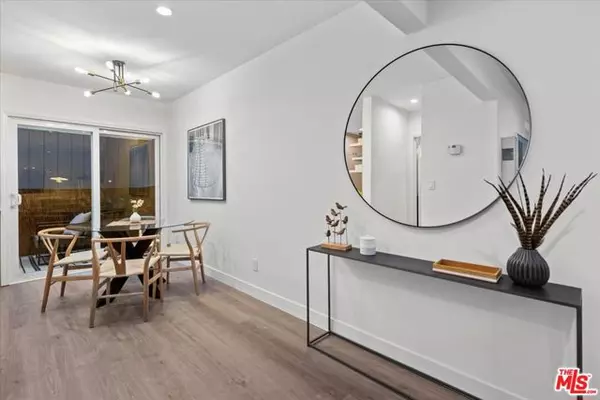 Santa Monica, CA 90405,633 Grant Street #2