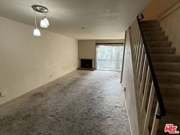 15207 Magnolia Boulevard #116, Sherman Oaks, CA 91403