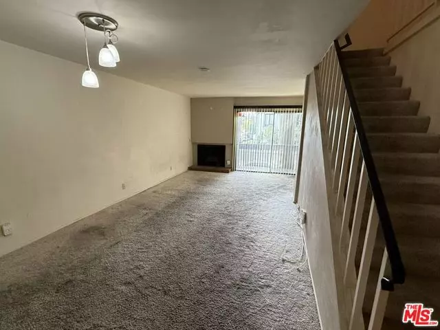 15207 Magnolia Boulevard #116, Sherman Oaks, CA 91403