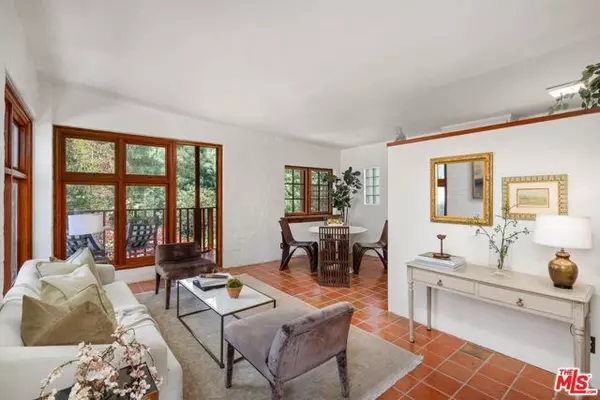 6920 Woody Trail, Los Angeles, CA 90068