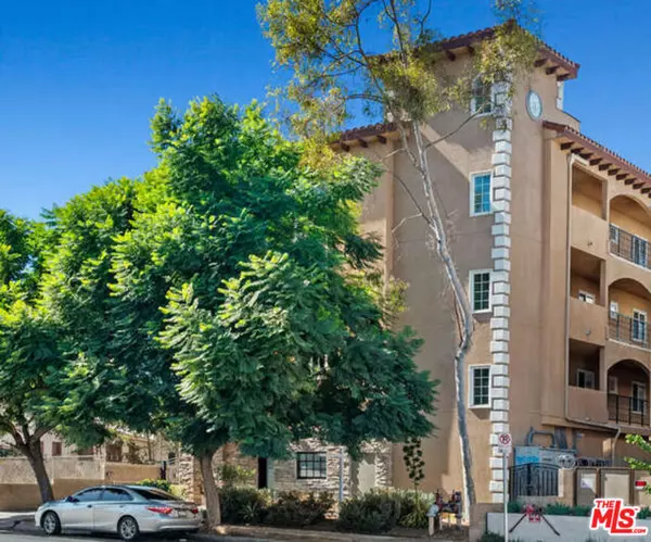 957 S Wilton Place #3, Los Angeles, CA 90019