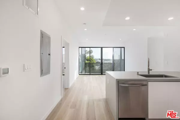 West Hollywood, CA 90069,829 Larrabee Street #104