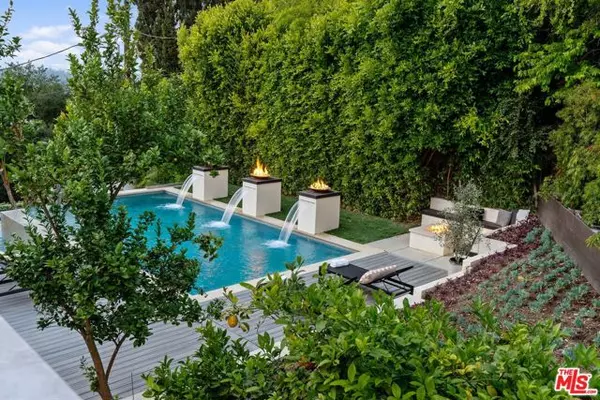 Studio City (los Angeles), CA 91604,3768 Berry Drive