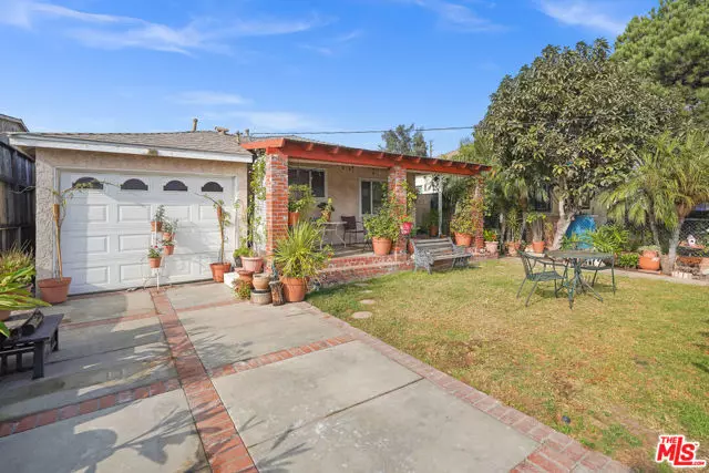 11431 Ramona Avenue, Hawthorne, CA 90250