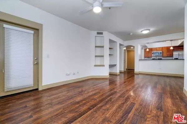 Valencia (santa Clarita), CA 91355,24585 Town Center Drive