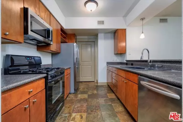 Valencia (santa Clarita), CA 91355,24585 Town Center Drive