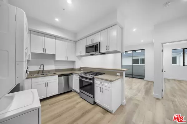 5612 Lexington Avenue #202, Los Angeles, CA 90038