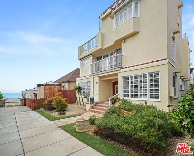 25 Arcadia Terrace #2, Santa Monica, CA 90401