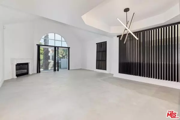 639 Huntley Drive #2, West Hollywood, CA 90069