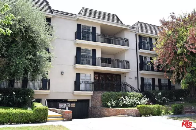 Sherman Oaks, CA 91403,15248 Dickens Street #301