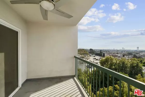 West Hollywood, CA 90069,8550 Holloway Drive #405