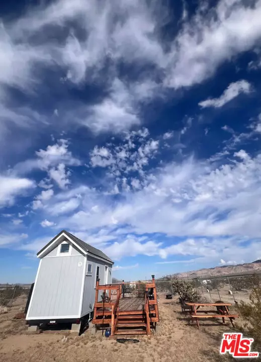 Joshua Tree, CA 92252,5840 Whitefeather