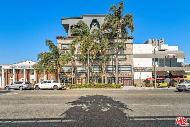 930 S Robertson Boulevard #504, Los Angeles, CA 90035