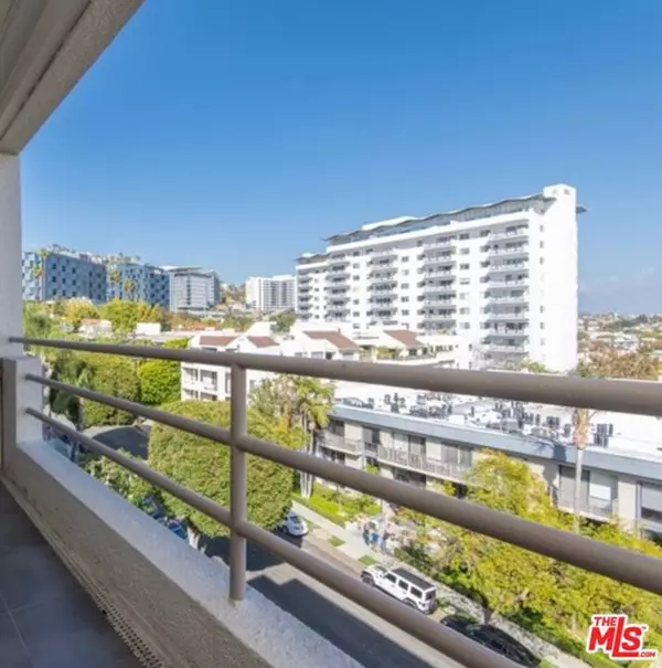 West Hollywood, CA 90069,1131 ALTA LOMA Road #402