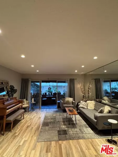 11750 W Sunset Boulevard #305, Los Angeles, CA 90049