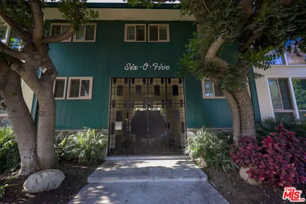 605 S Barrington Avenue #17, Los Angeles, CA 90049