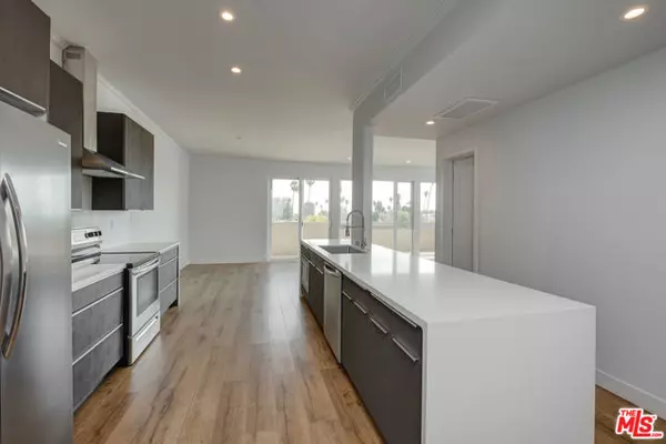 12320 MONTANA Avenue #304, Los Angeles, CA 90049