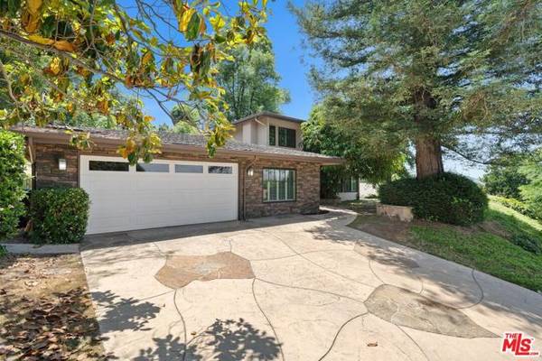 4743 Dunman Avenue, Woodland Hills (los Angeles), CA 91364